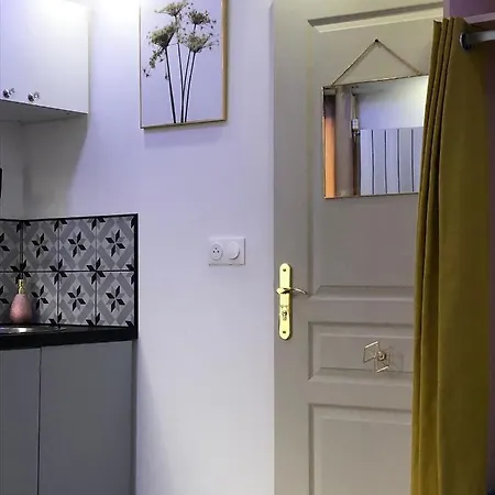 מלון קפסולה Justcozy Independante #2 *